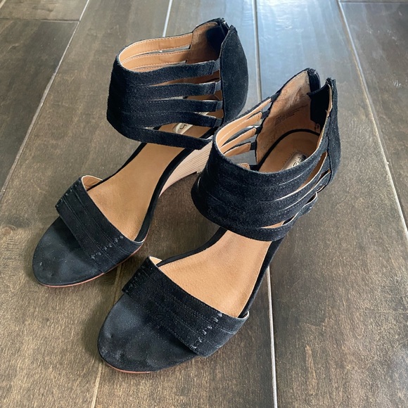 Halogen black suede heals - Picture 4 of 8